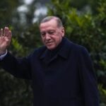 Erdoğan zaferi garantilerken Türk lirası rekor düşük seviyelere yaklaştı