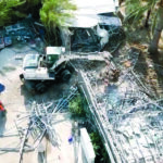Mikonos sahil barları kapanmayı önlemek için yıkımlara devam ediyor