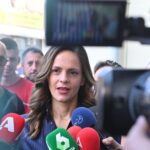 Achtsioglou, yeni SYRIZA lideri için ikinci tur oylama öncesinde tartışma çağrısında bulundu